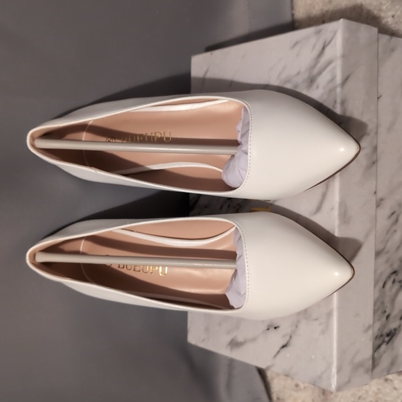 Women's Chunky High Heels Closed Pointed Toe Pumps Womens 7.5 NWT - Picture 2 of 8